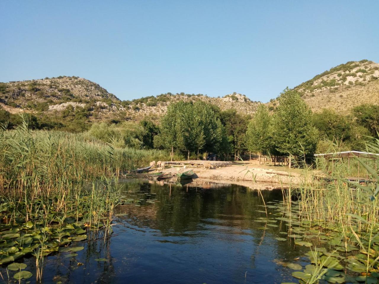 Haustor Skadar Lake Villa Podgorica Bagian luar foto