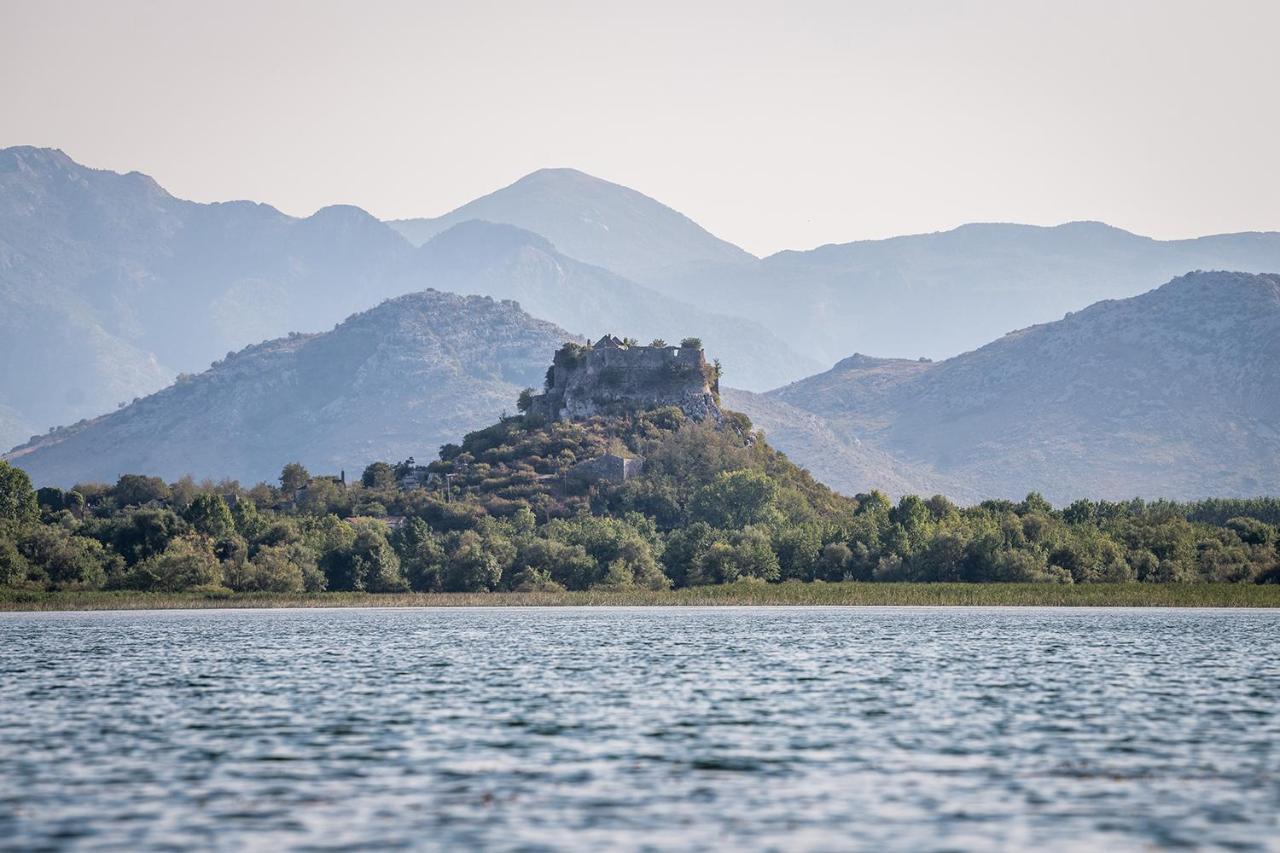 Haustor Skadar Lake Villa Podgorica Bagian luar foto