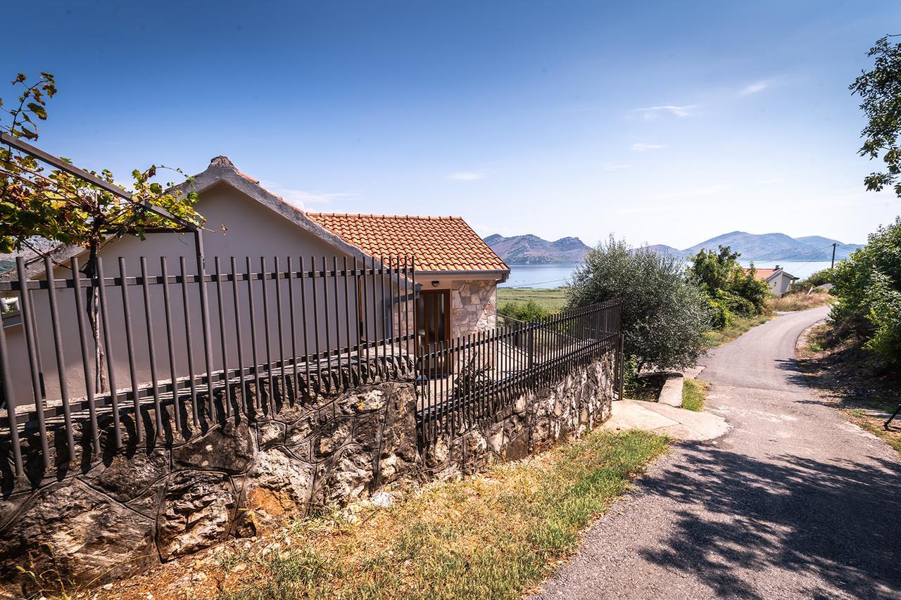 Haustor Skadar Lake Villa Podgorica Bagian luar foto